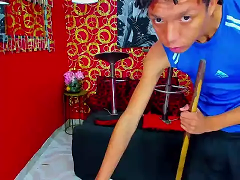 skinny20boy 在線直播表演