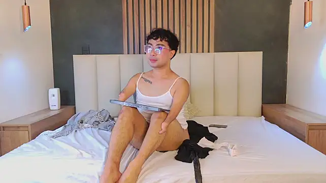 XXX chat uživo modela Sam_Velvett