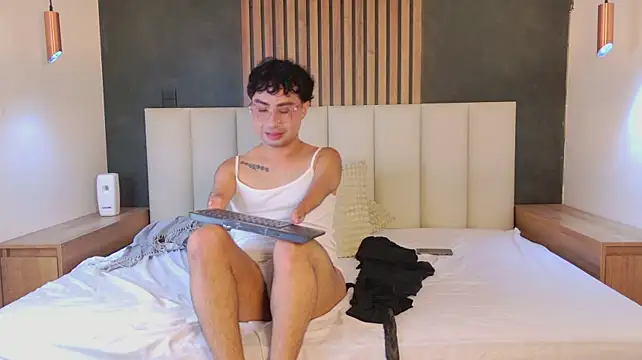 Živý XXX chat Sam_Velvett
