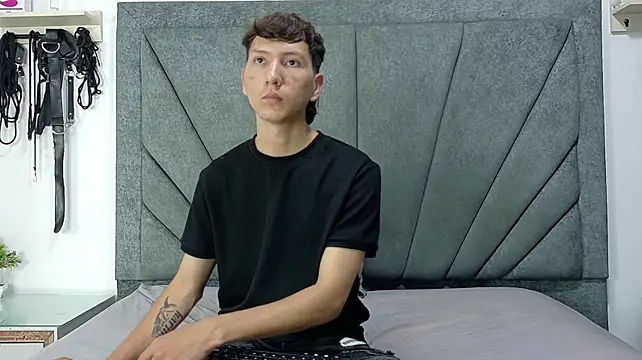 Sammy_OS élő XXX-chatje