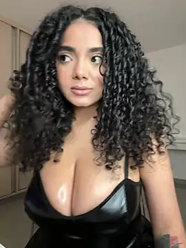Chat +18 de Curlyierr ao vivo