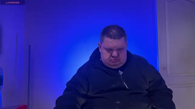 دردشة BIGBOSSDADDYX الجنسية المباشرة