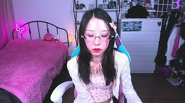 ashleywowmeow Adlı Modelin Canlı XXX Sohbeti