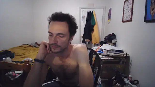 JohnnyMoves: διαδικτυακό σόου στην κάμερα