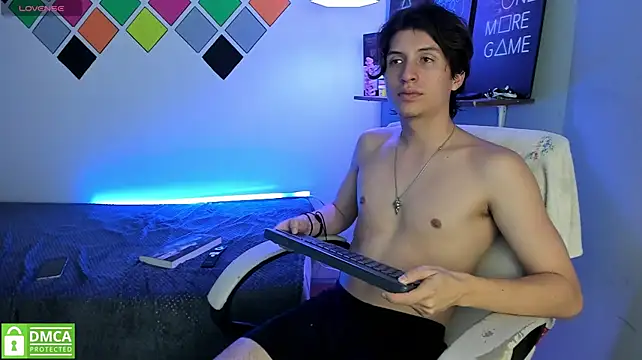 XXX chat uživo modela Marcoviolet