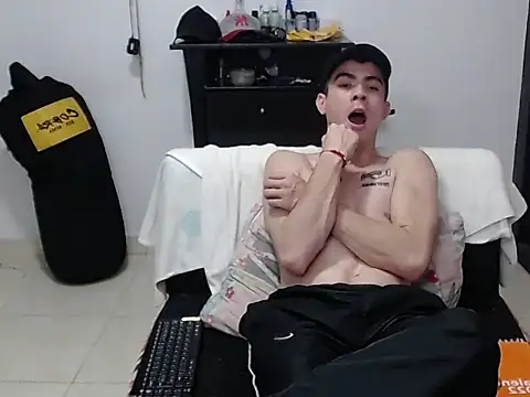Zac_Efront ওয়েবক্যাম শো