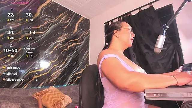 צ'אט XXX בשידור חי של Kattysoto
