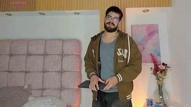 دردشة DomBoy_ الجنسية المباشرة