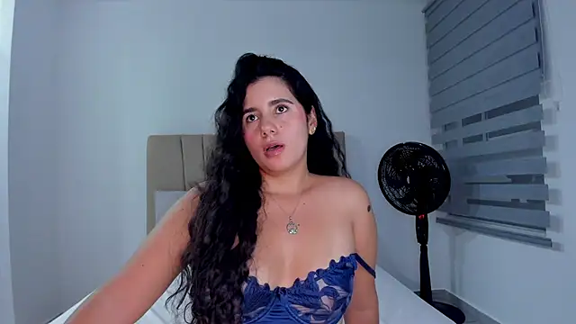 Natasha-28's Live XXX Chat