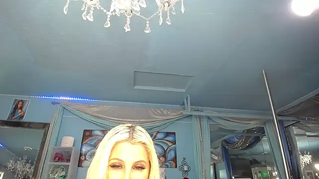 ADRIANNA_FOX Adlı Modelin Canlı XXX Sohbeti