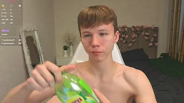 XXX chat uživo modela cuMte_boy