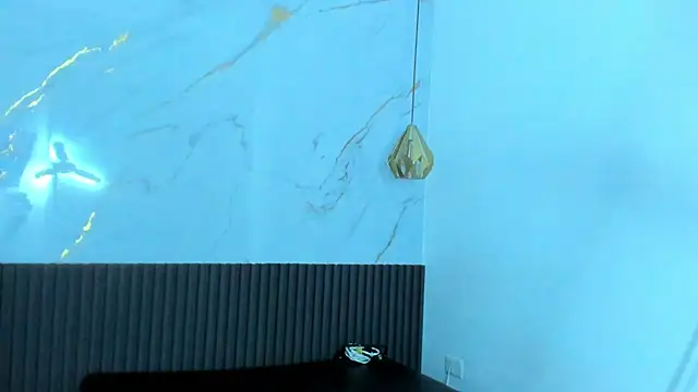 Chat +18 de IzanArias ao vivo