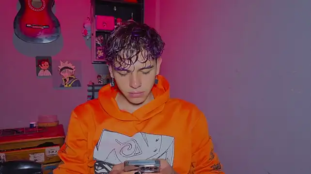 Chat XXX en directo de MikeyKuro