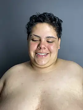 Czat XXX na żywo – Hailey_Curvy