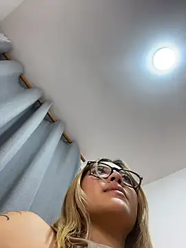 Doll_liaa Adlı Modelin Canlı XXX Sohbeti