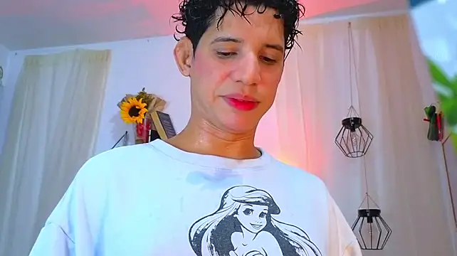 Ariel_Femboy_ Adlı Modelin Canlı XXX Sohbeti