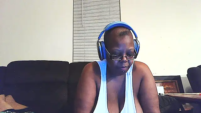 Chatroom XXX en direct de PrettysWorld