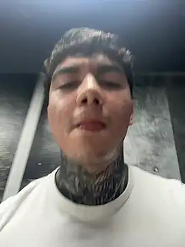 Czat XXX na żywo – Gury_tattoo