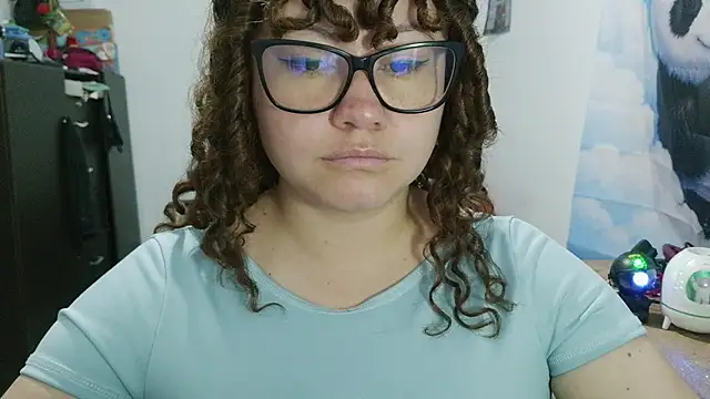 curly_greeneyed live XXX chat