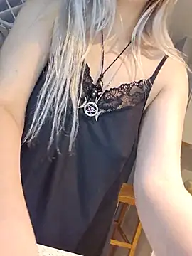 ScarletsWeb live XXX chat
