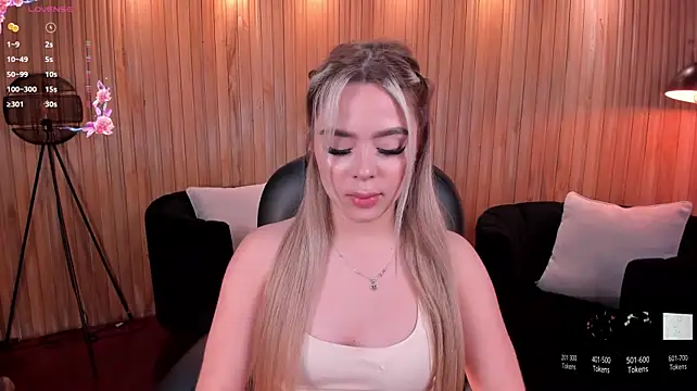 JuanitaClay – Naživo XXX chat