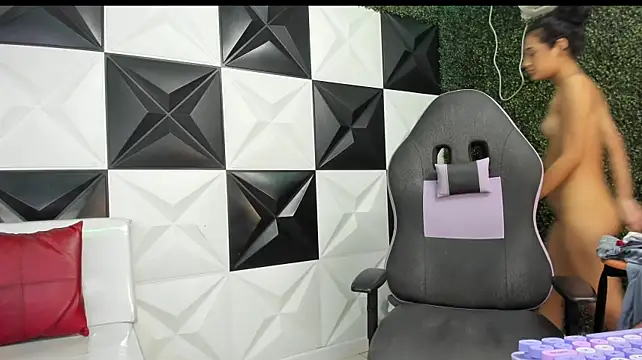 hottercouple18 Live XXX-Chat