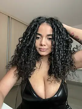 Curlyierr's Live XXX Chat
