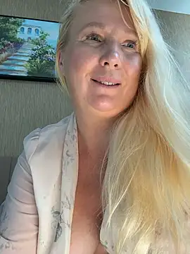 Živý XXX chat EmmaInLove23