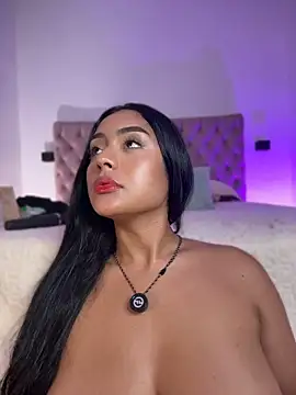 Stefbellanova Adlı Modelin Canlı XXX Sohbeti