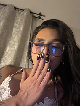 Samantha_Bernardo Adlı Modelin Canlı XXX Sohbeti