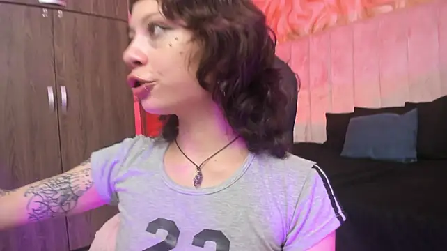 Anyadove Live XXX Chat