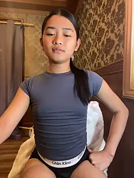 hugecock_molly XXX чат на живо