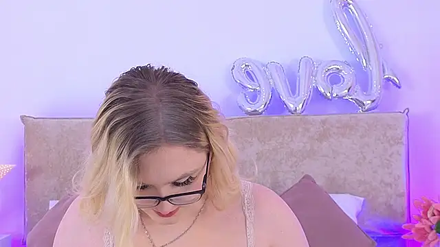 Jules_night's Live XXX Chat