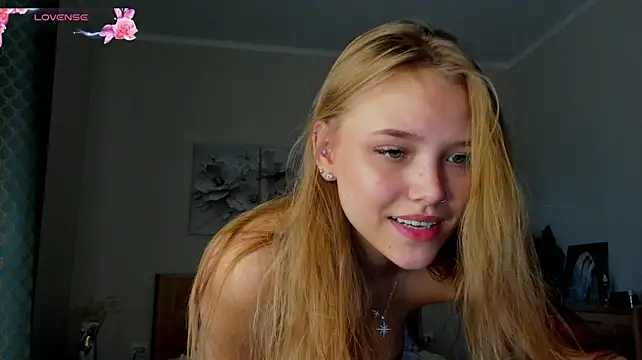 flooora_0 Live XXX Chat