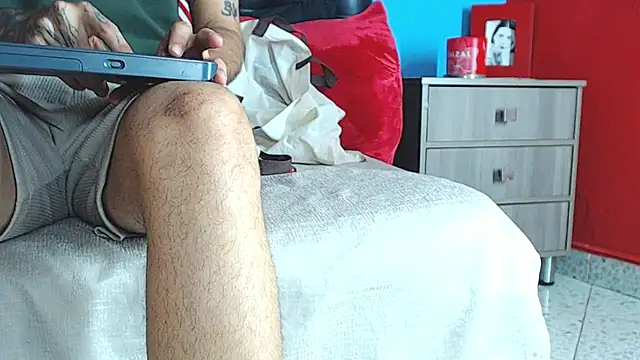 Daniel_huge22 লাইভ XXX চ্যাট