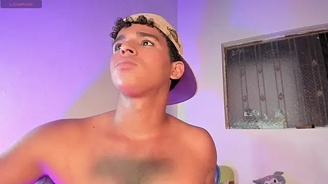 noah_smith02 Chat XXX live