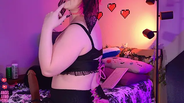 צ'אט XXX בשידור חי של Angel-Lewd-Cake