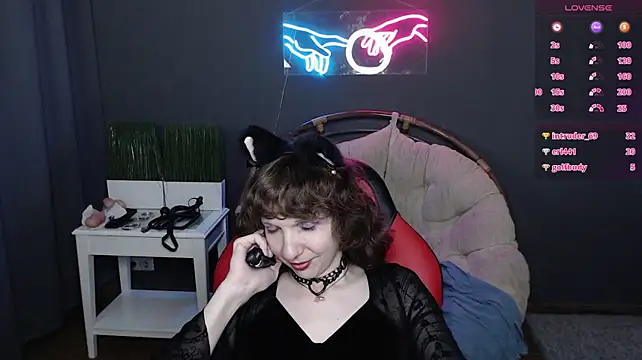 XXX chat uživo modela Kate_Avis