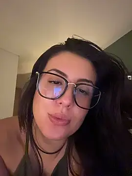 EmaSaenz's Live XXX Chat