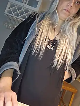 XXX chat uživo modela ScarletsWeb