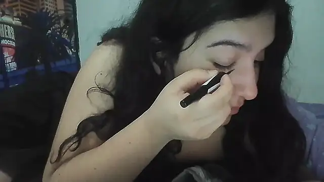 Онлайн чат XXX creepyh0e_