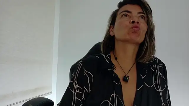Chat XXX ao vivo de charlotedoll