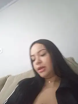 Chatroom XXX en direct de Newhot__Rj