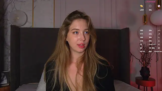 LoraineLuff Live XXX-Chat