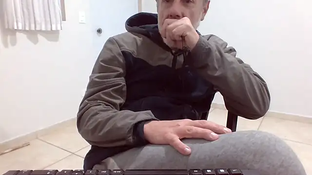 XXX chat uživo modela machoalpha459