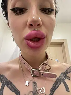 Czat XXX na żywo – Molly__Moon