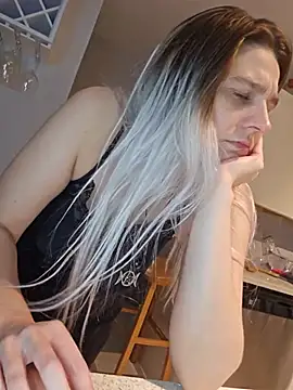 Chatroom XXX en direct de ScarletsWeb