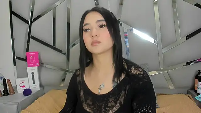 Catherinee69_x élő XXX-chatje
