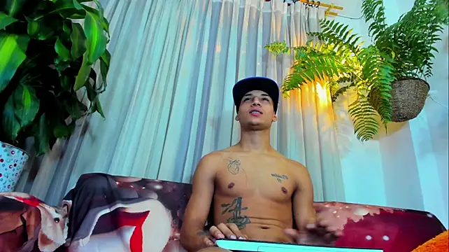 Boy_Leon_X Live XXX-Chat