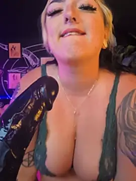 XXX chat uživo modela ImKatMeow